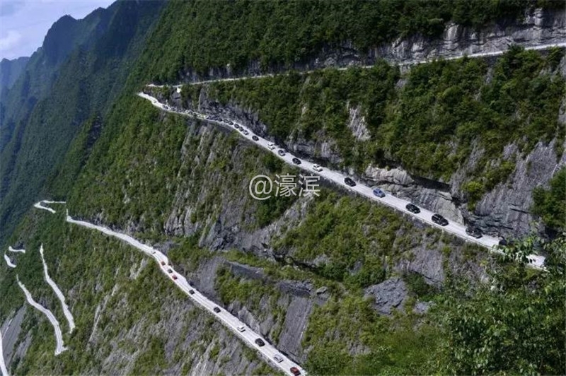 37恩施壁挂公路.jpg