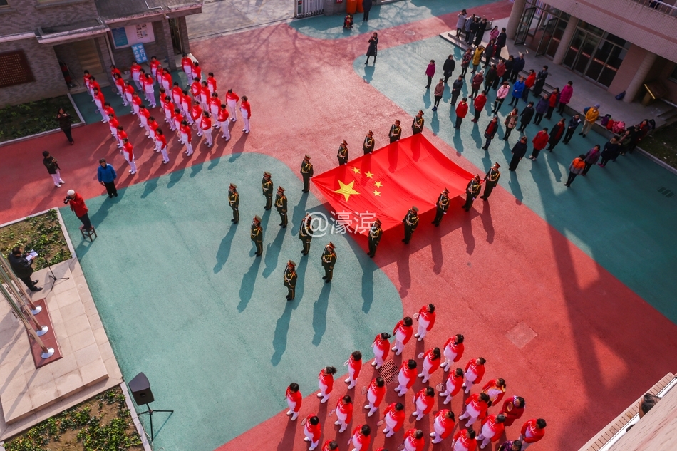 南通市老年大学开学  万余老人进课堂 (1).jpg