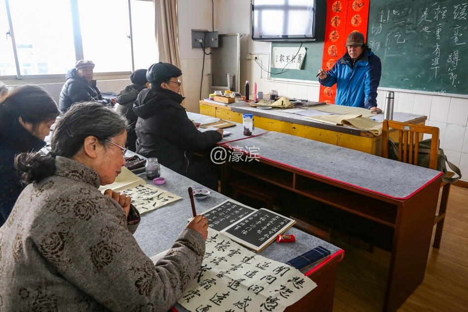 南通市老年大学开学  万余老人进课堂 (9).jpg
