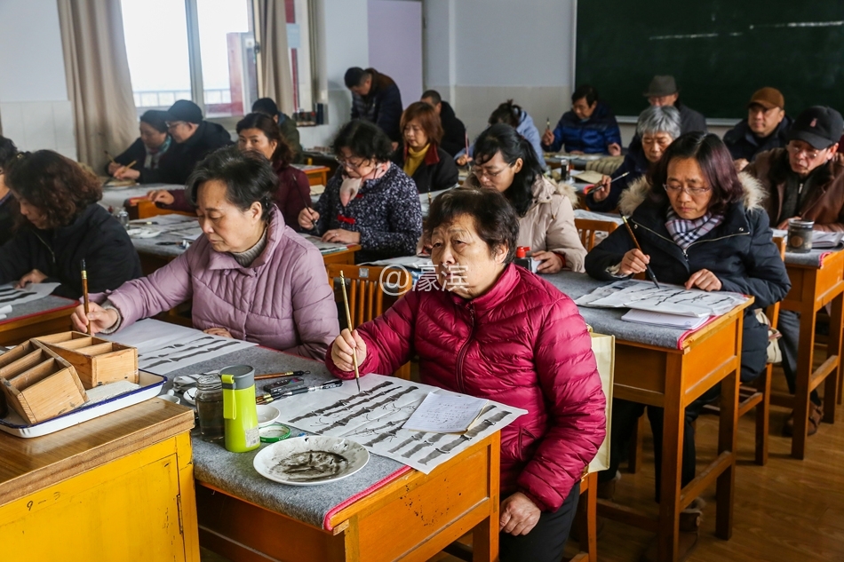 南通市老年大学开学  万余老人进课堂 (11).jpg