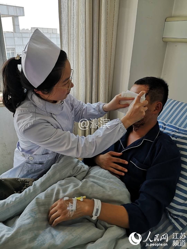 许琳曼在护理事故伤员