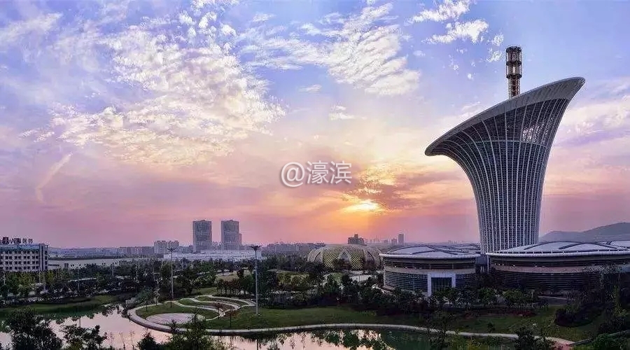 武汉：“氢能汽车之都