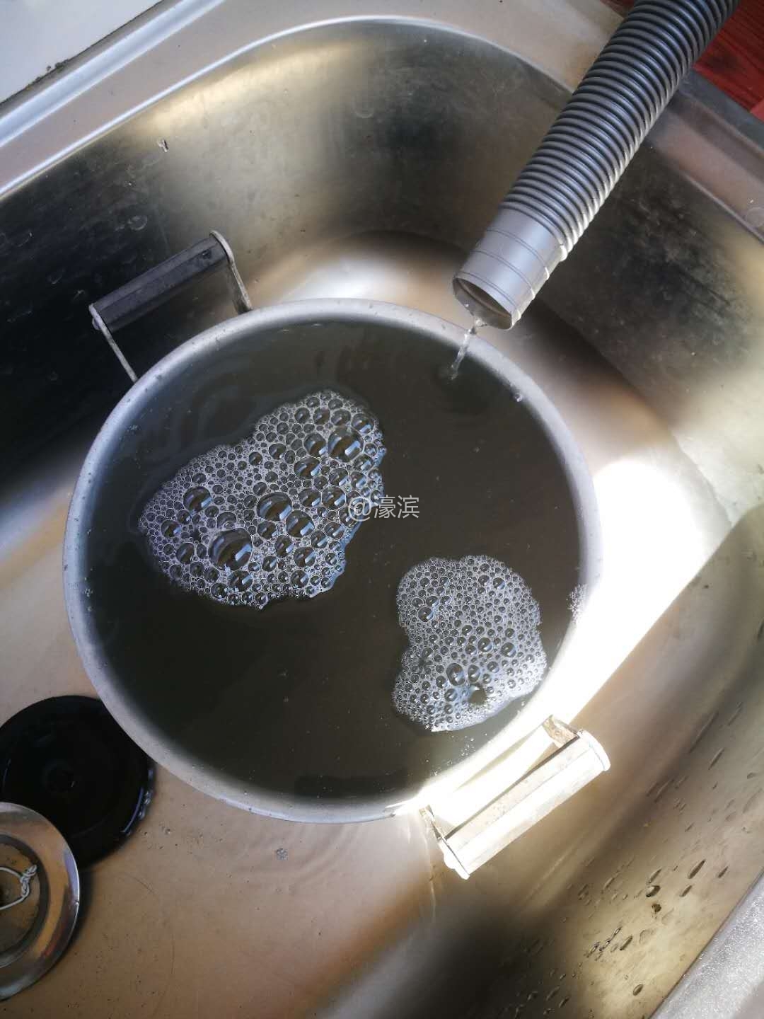 井水黑呼呼+猪粪味道01