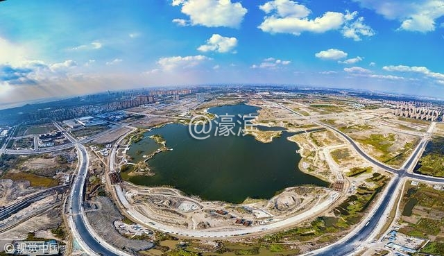 1航拍紫琅湖  宝葫芦状湖泊.jpg