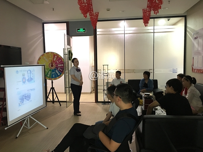 弘运社区：手工填色 打造专属“吉他”_副本.jpg