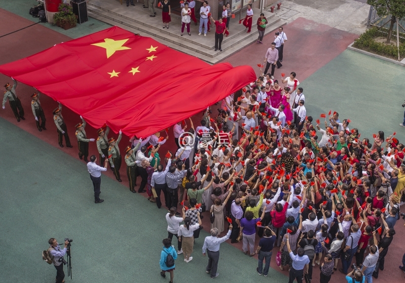 南通老干部快闪迎国庆 (1).jpg