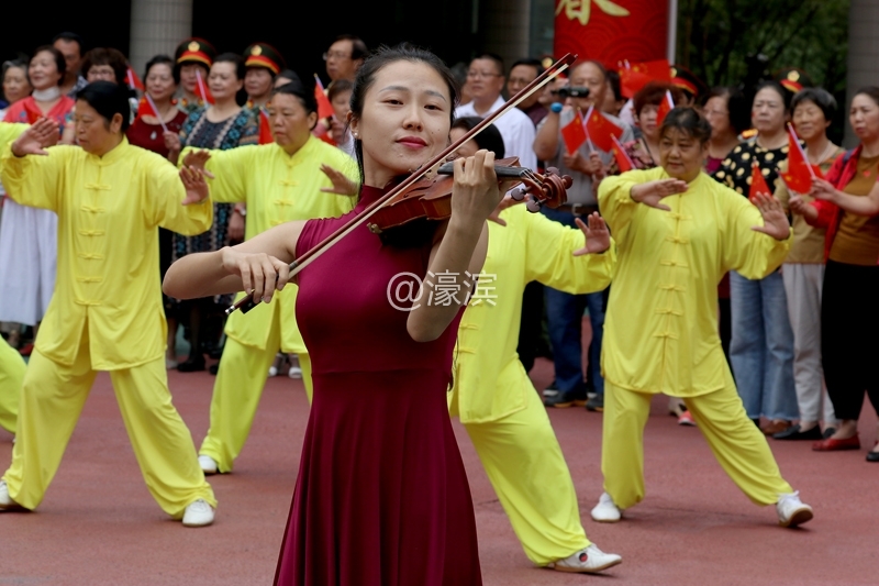 南通老干部快闪迎国庆 (2).jpg
