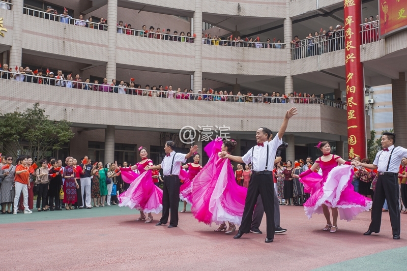 南通老干部快闪迎国庆 (6).jpg