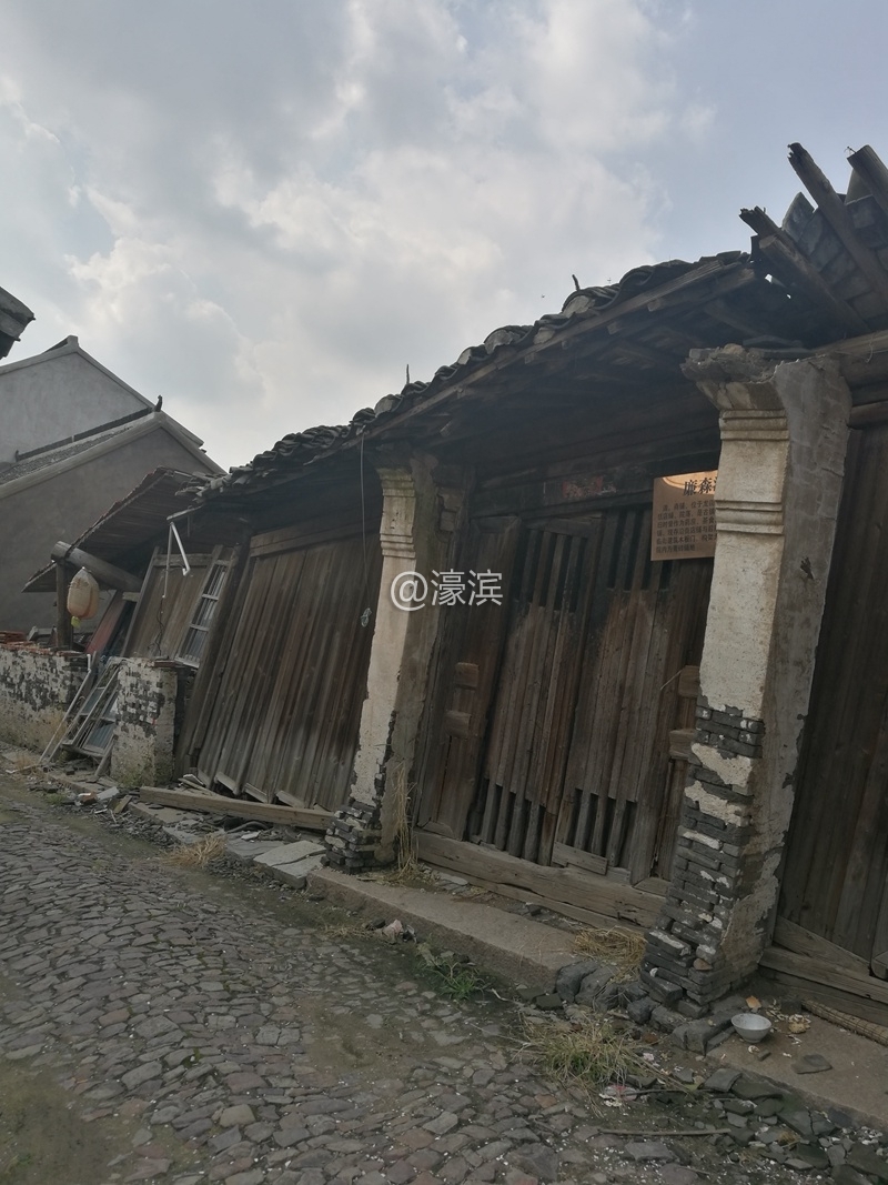 记录者的视角，古镇余西会不会沦为一堆废墟