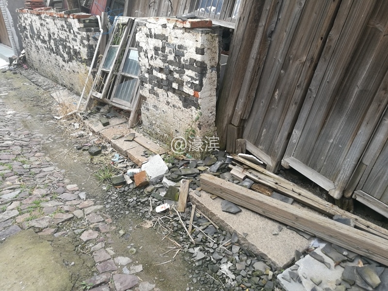 记录者的视角，古镇余西会不会沦为一堆废墟