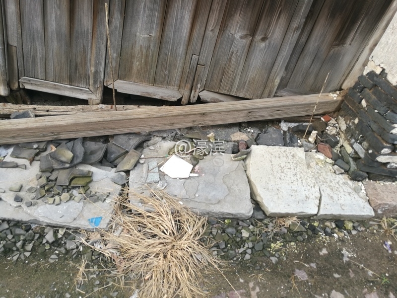 记录者的视角，古镇余西会不会沦为一堆废墟