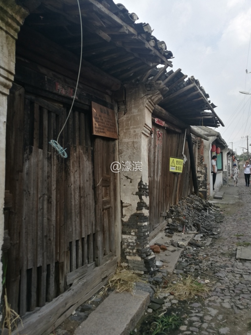 记录者的视角，古镇余西会不会沦为一堆废墟