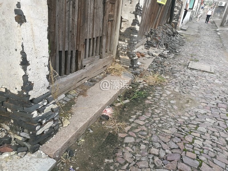 记录者的视角，古镇余西会不会沦为一堆废墟