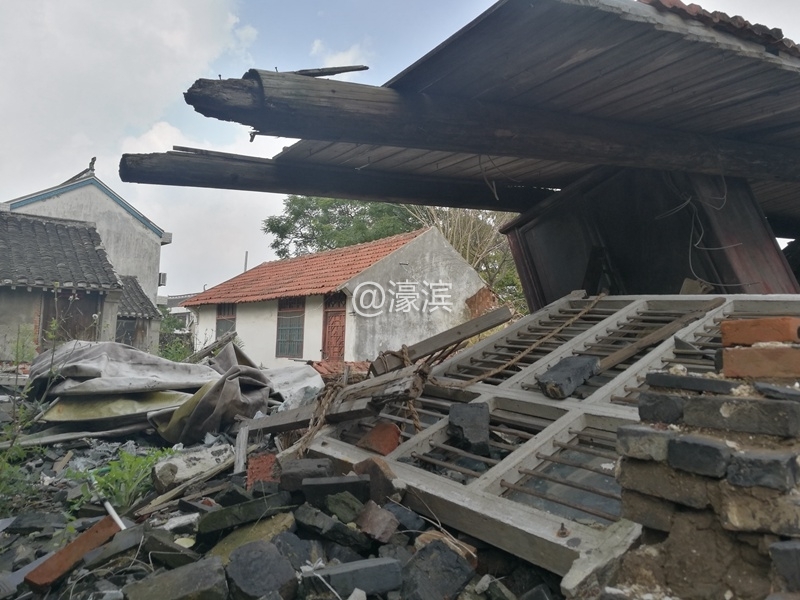 记录者的视角，古镇余西会不会沦为一堆废墟