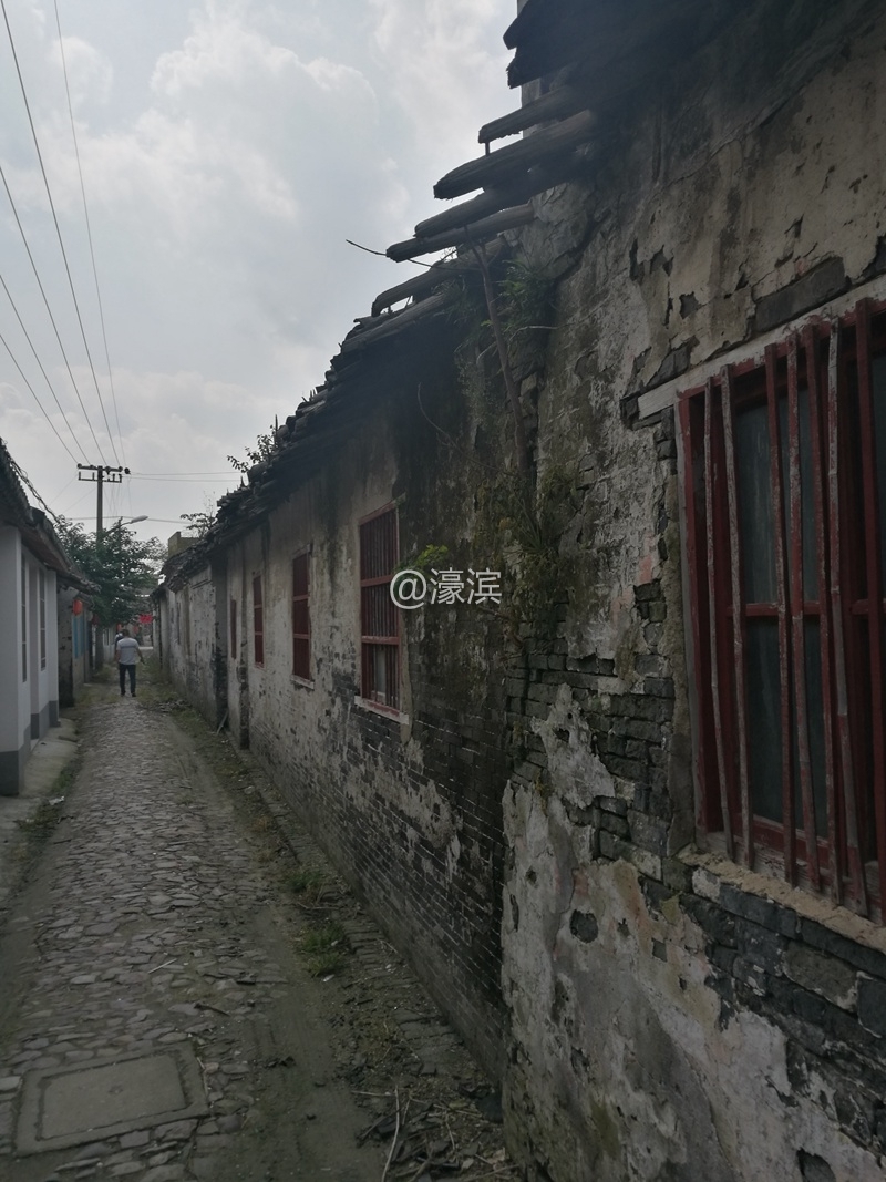 记录者的视角，古镇余西会不会沦为一堆废墟