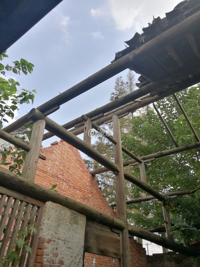 记录者的视角，古镇余西会不会沦为一堆废墟