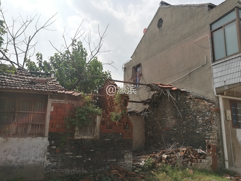 记录者的视角，古镇余西会不会沦为一堆废墟