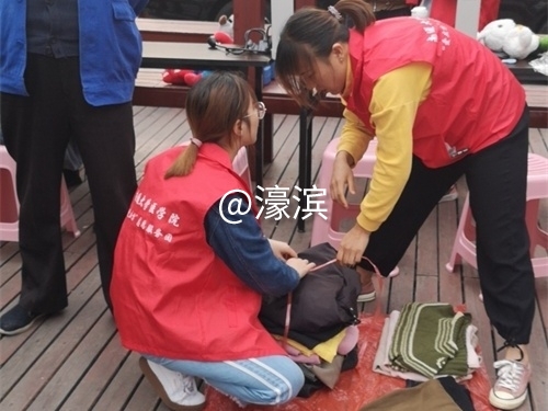 暖冬计划捐赠冬衣 传播公益传递爱心1_看图王.JPG