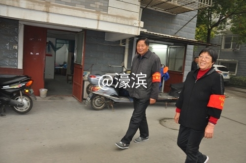 成锡兰主动参与邻里巡逻.JPG