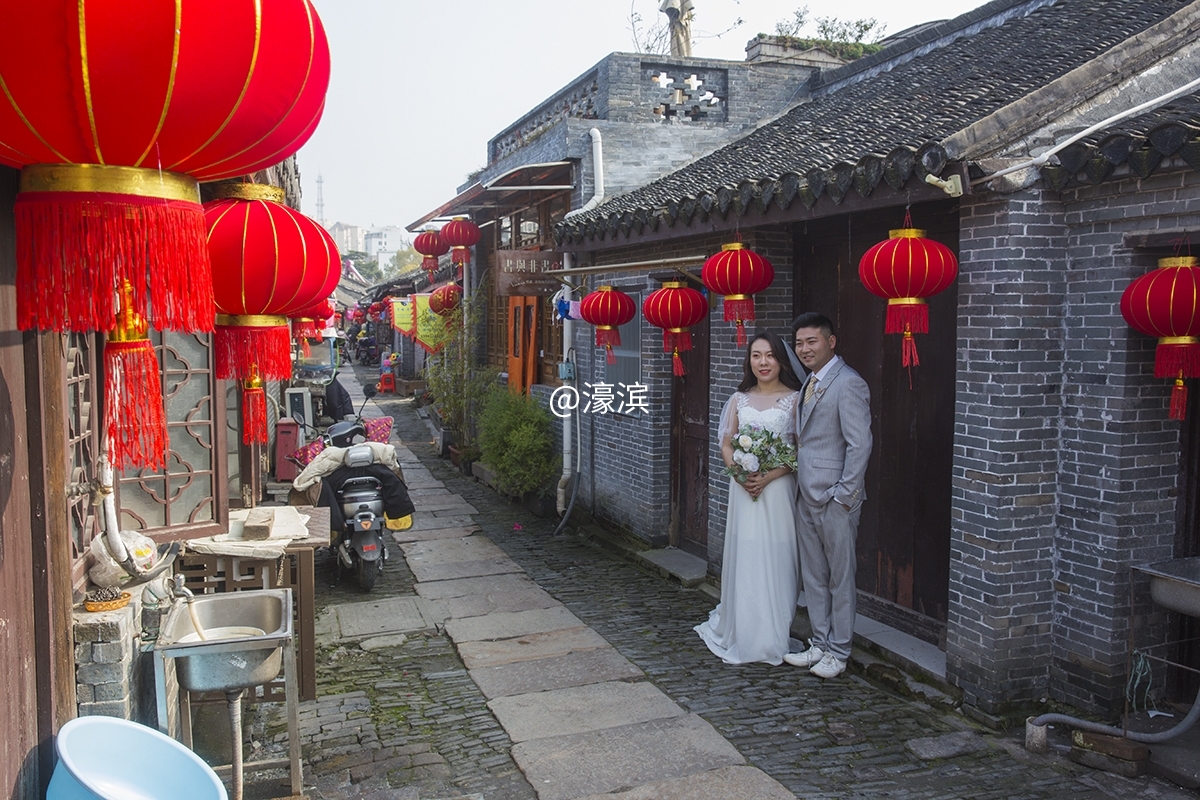 千年古城东大街 红灯高挂年味足 (4).jpg