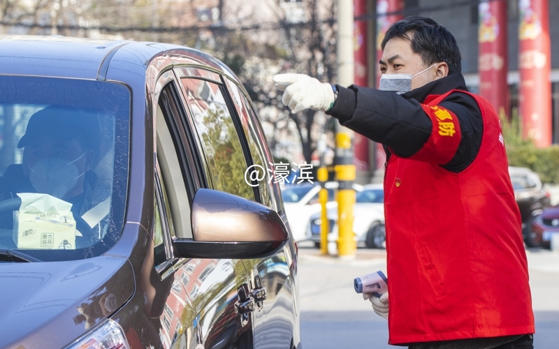 南通老小区严防死守阻新冠    (4).jpg