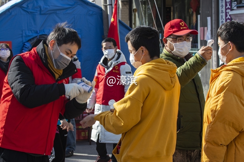 南通老小区严防死守阻新冠    (6).jpg