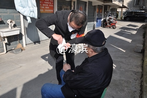 光明村社区：党员主动请缨 抗击新冠肺炎疫情1.JPG