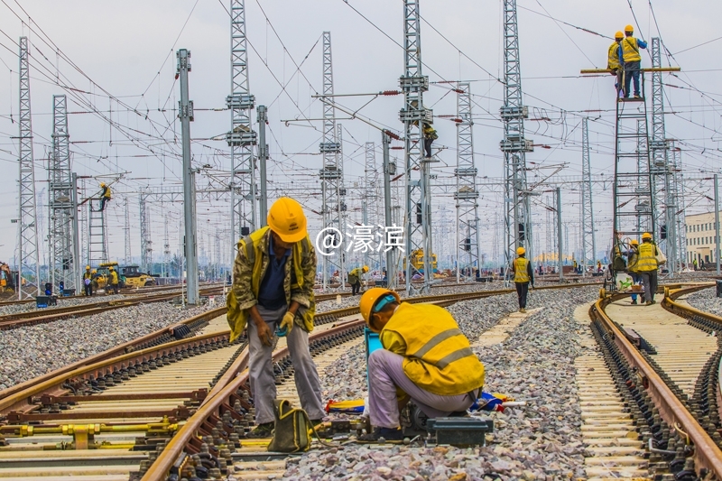 南通高铁动车所建设一片繁忙) (1).jpg