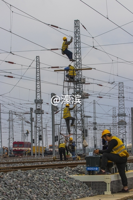 南通高铁动车所建设一片繁忙) (3).jpg
