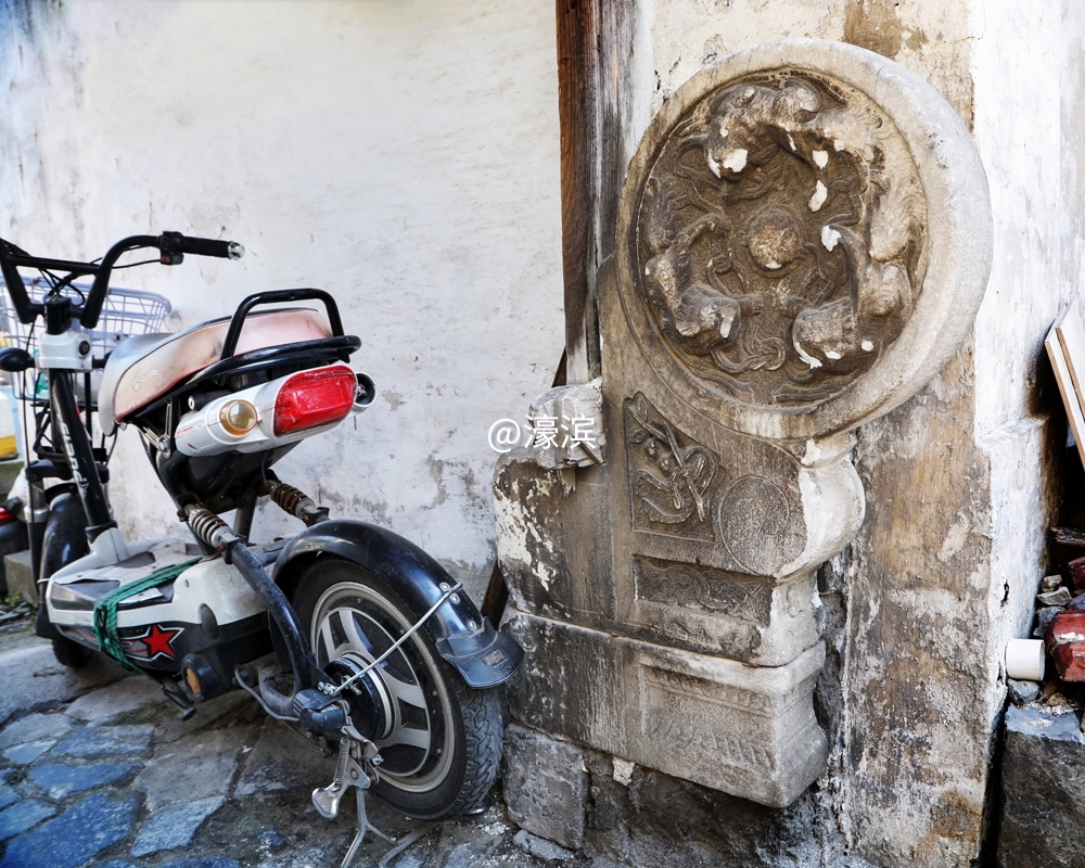 《老街新骑》组照 (1).jpg