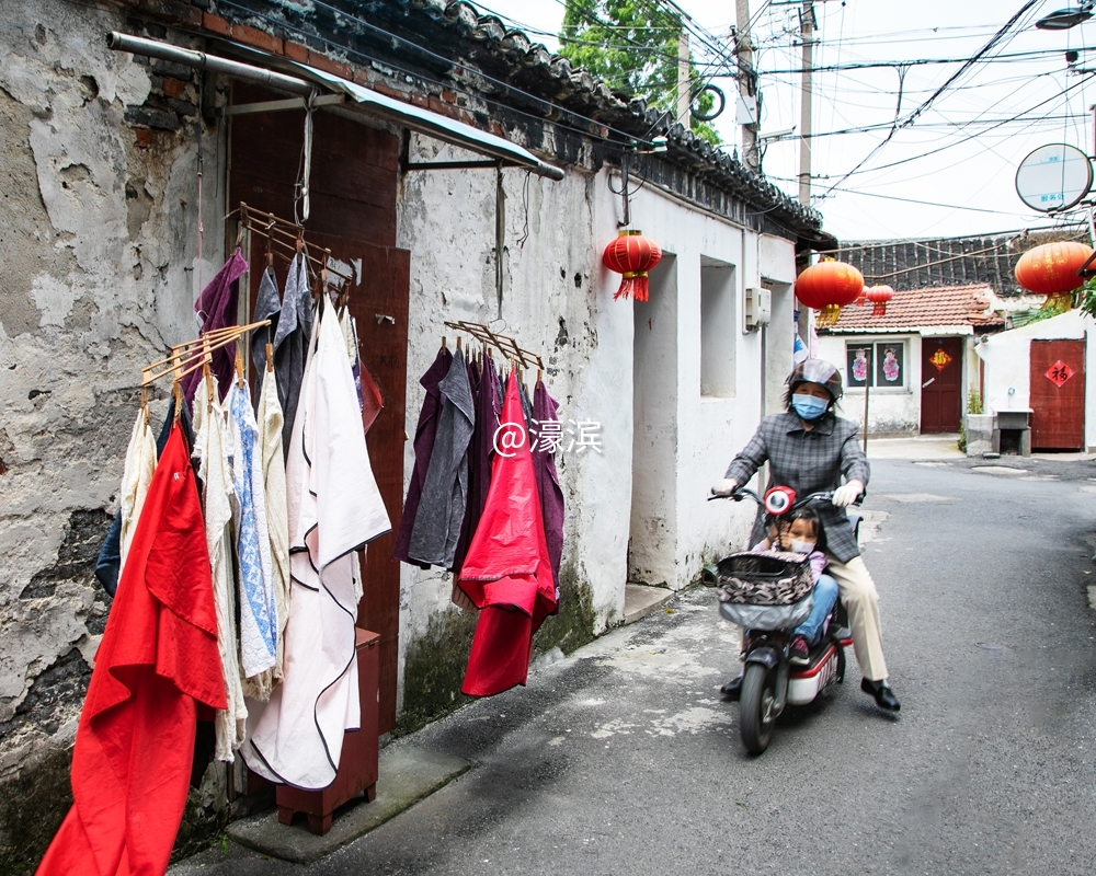 《老街新骑》组照 (2).jpg