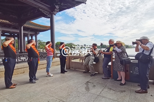 濠西社区：退伍不褪色 公益摄影定格老兵风采3_副本.jpg