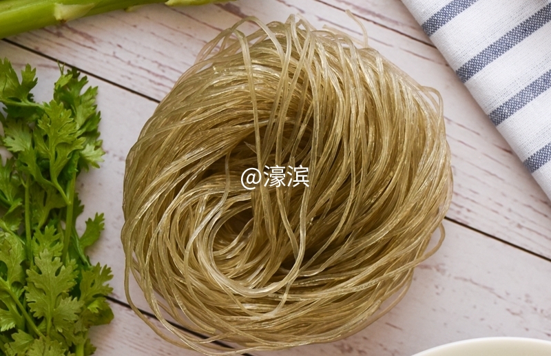摄图网_500980864_一盘红薯干粉（企业商用）.jpg