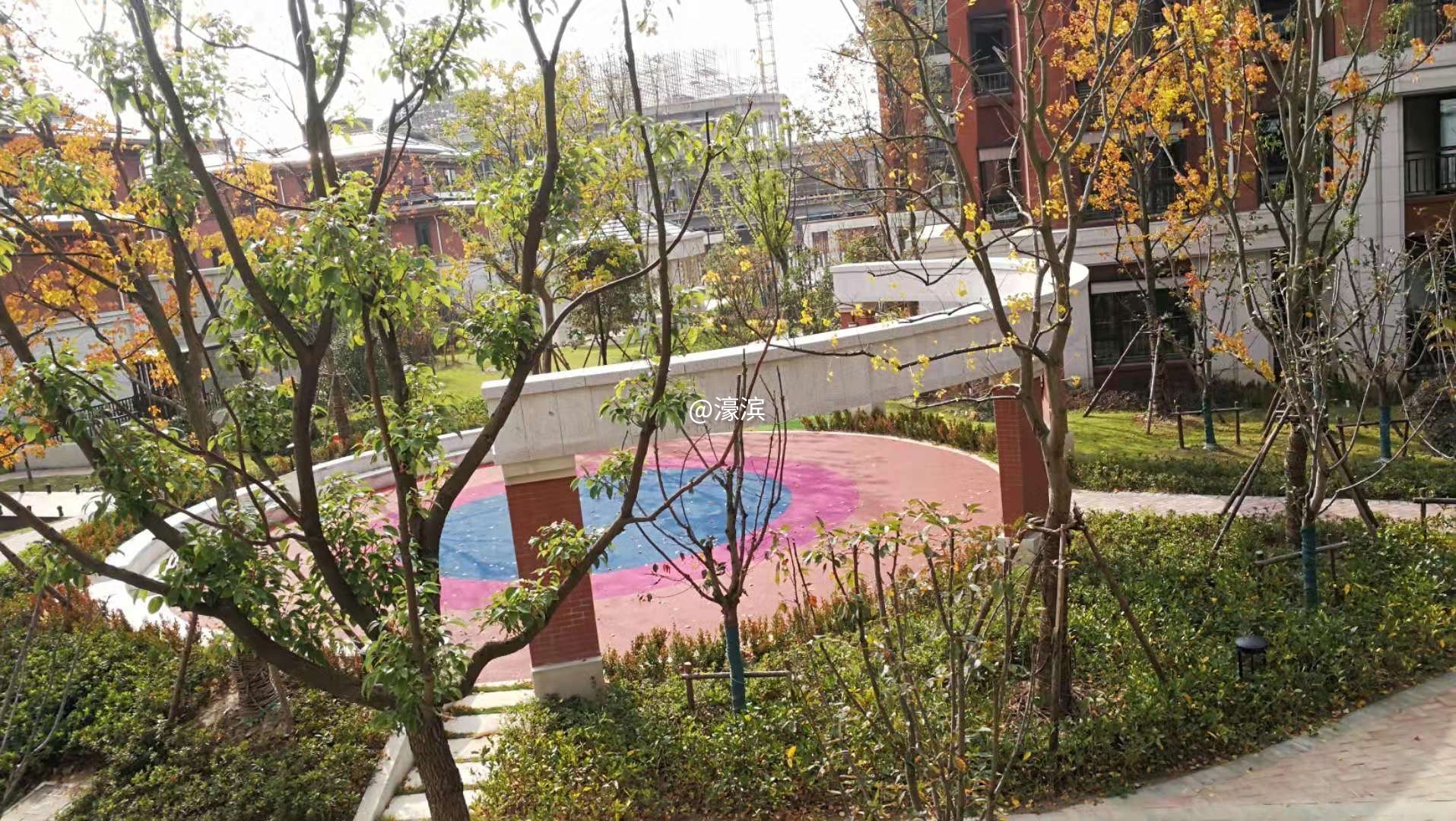 ▼儿童活动嬉戏的地方位于小区的中心位置