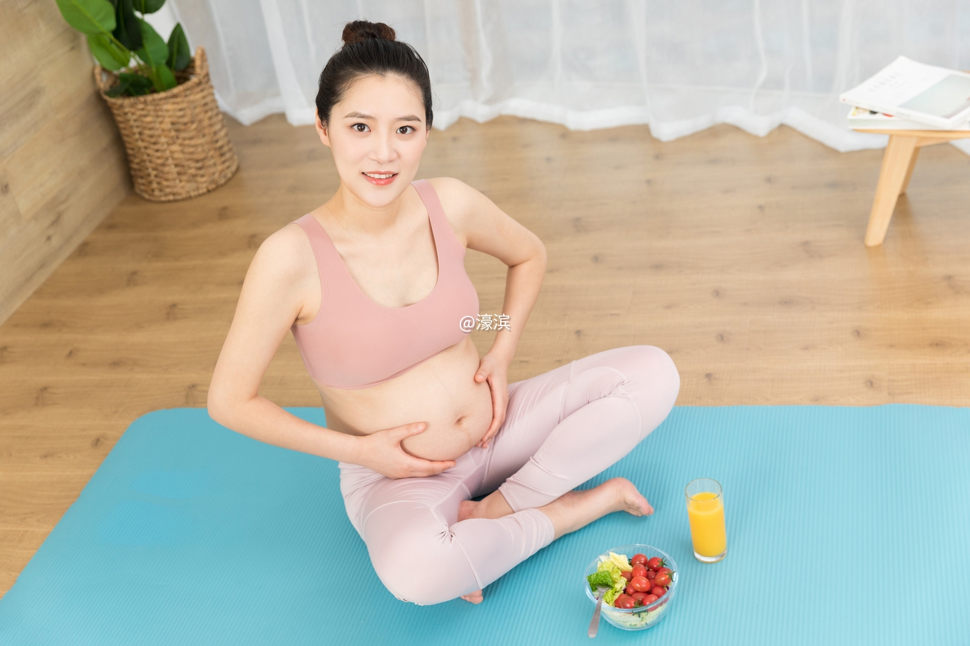 摄图网_501732423_banner_孕妇在家中的健康饮食（企业商用）.jpg
