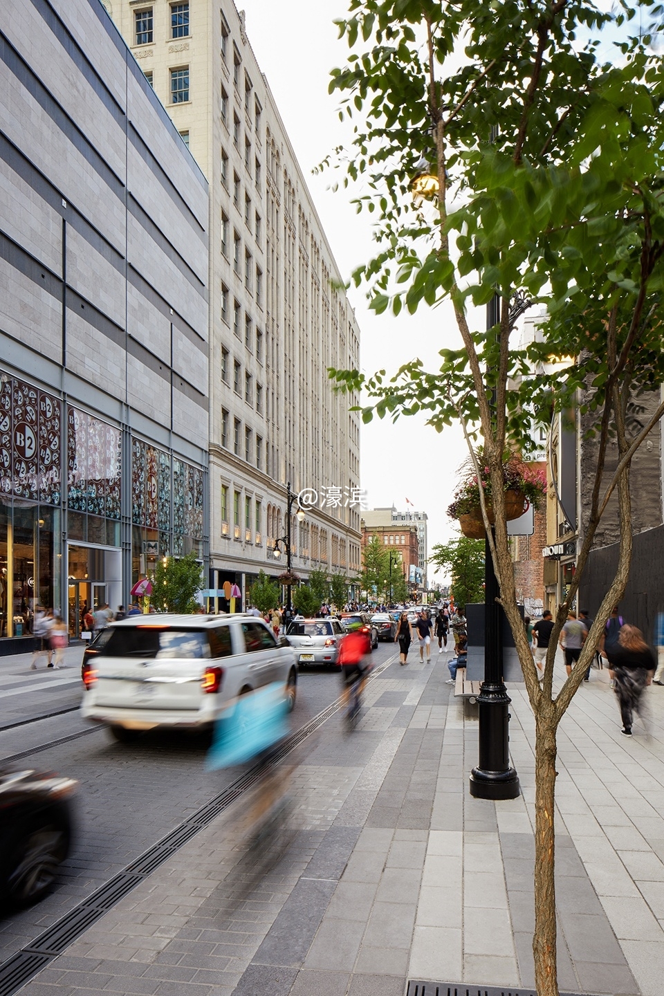 001-Sainte-Catherine-St-West-Transformation-by-Provencher-Roy-960x1440.jpg