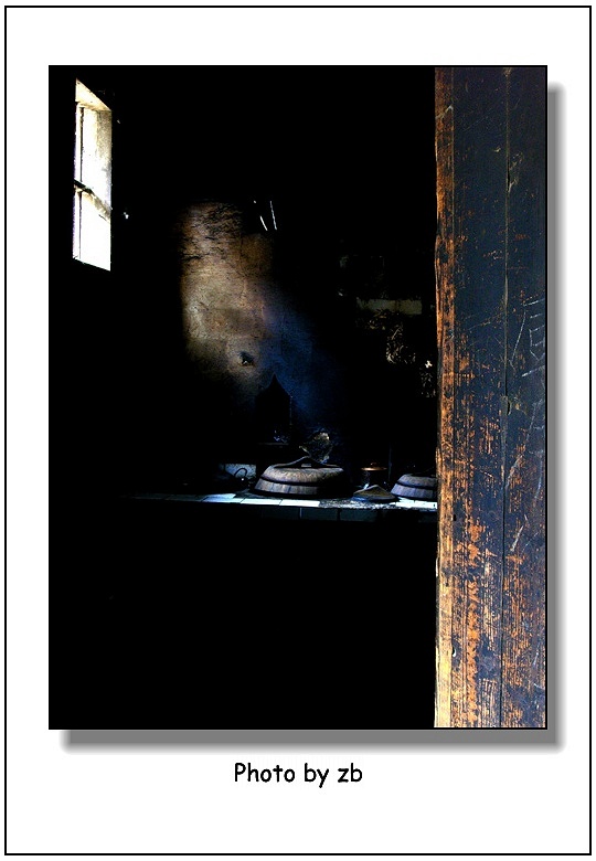 阿冰作品——《寂静卢村》