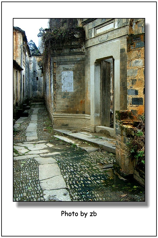 阿冰作品——《寂静卢村》