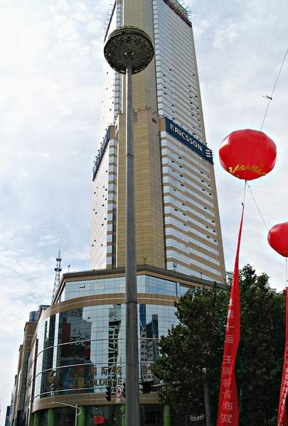 说完了南通的悲哀,再看看南京的商场