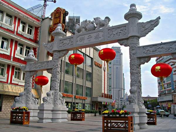 说完了南通的悲哀,再看看南京的商场