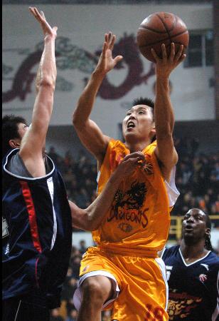 [转帖]唐正东缺席准新郎发飚 江苏加时终结广东17连胜