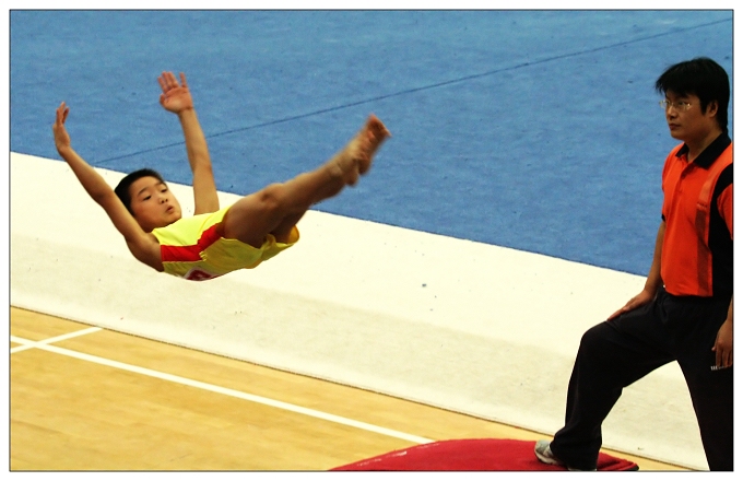 《16运体操馆所见》