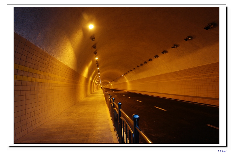 [原创]黎明时的隧道