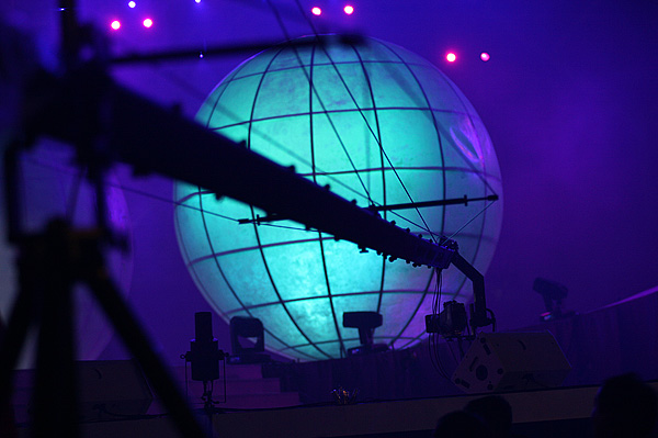 一些表演以外的画面