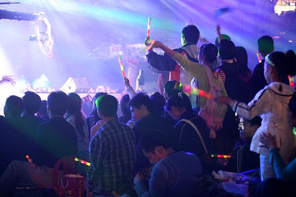 一些表演以外的画面