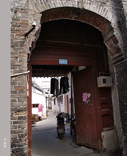 [原创]~~~早春~~~蓝天~~~~寺街~~~