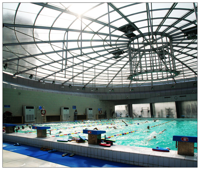 新天地的游泳广告忽悠大家了，根本不是专业教练！