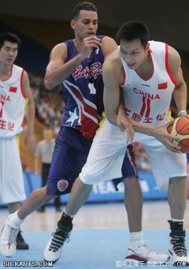 CCTV上没有披露的绝密镜头（篮球场变成暴力激斗场）(转自mop)