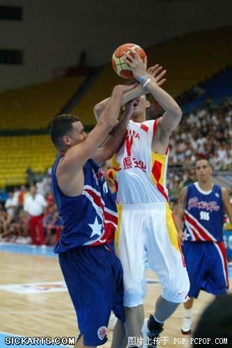 CCTV上没有披露的绝密镜头（篮球场变成暴力激斗场）(转自mop)