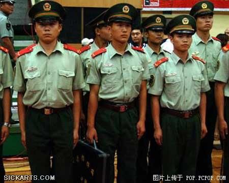 CCTV上没有披露的绝密镜头（篮球场变成暴力激斗场）(转自mop)